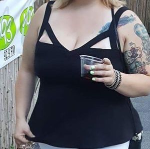 EUC Torrid Tank Sz 1